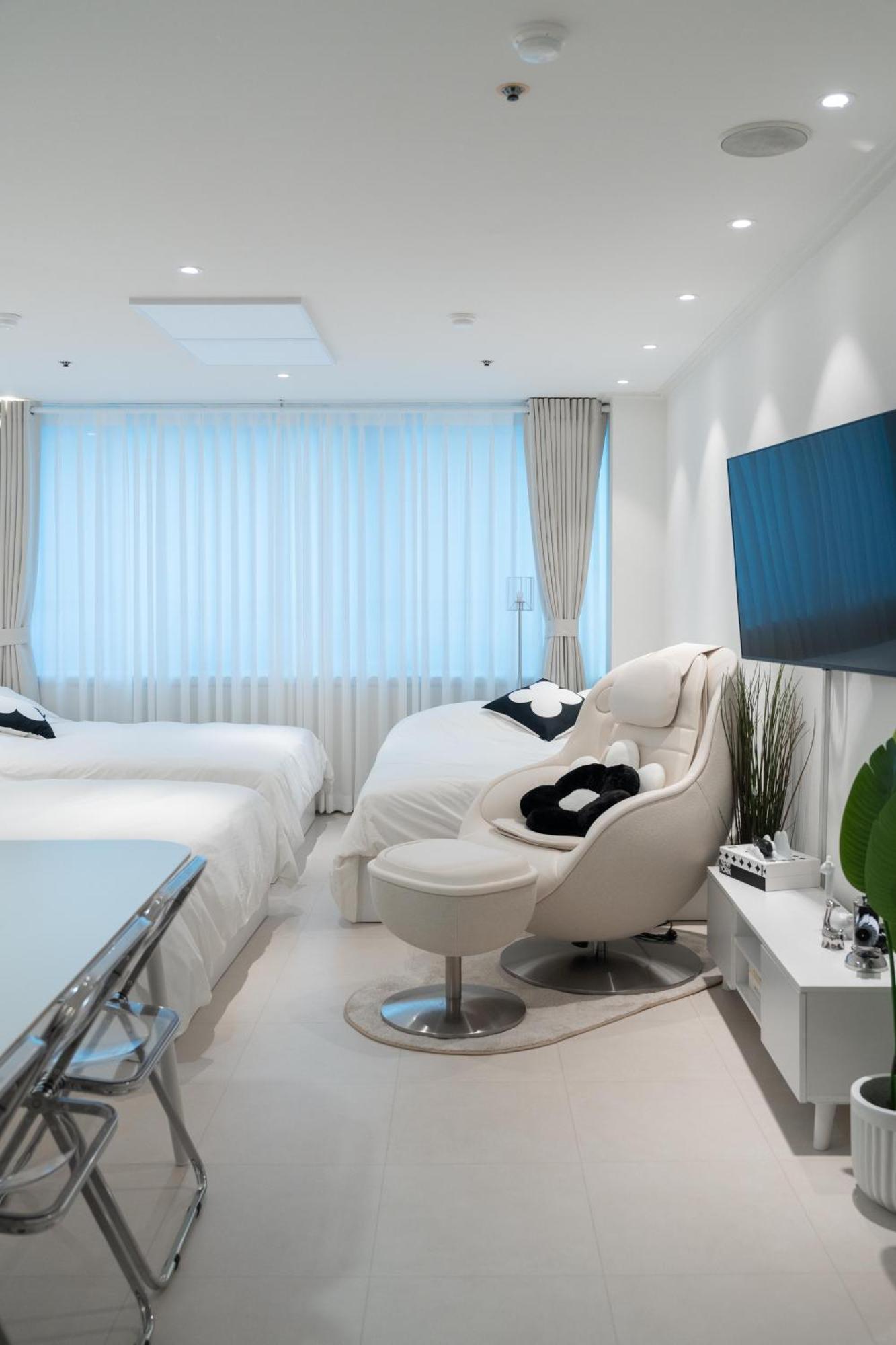 New Hongdae Stn 30sec #massage Chair #netflix #purifier V อพาร์ทเม้น