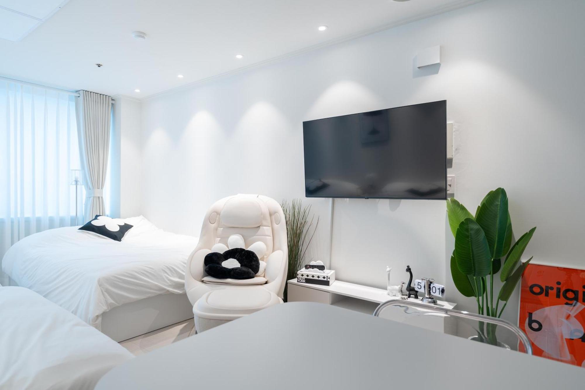 New Hongdae Stn 30sec #massage Chair #netflix #purifier V อพาร์ทเม้น *